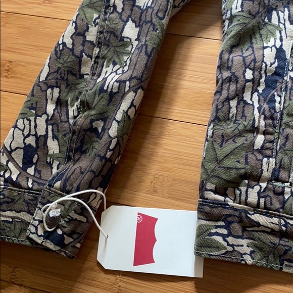 SUPREME X LEVI’S SHERPA HEAVY DUTY TRUCKER JACKET - Picture 14 of 16